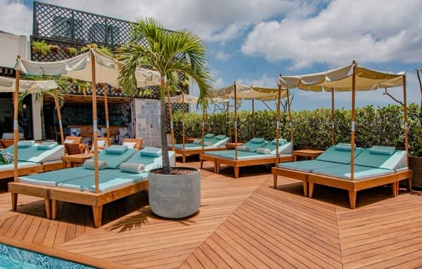 Marca de moda Le Lis leva o seu lifestyle ao rooftop do Fera Palace Hotel 
