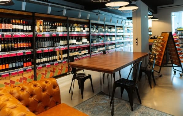 Maior clube de assinatura de vinhos do mundo inaugura loja em Salvador