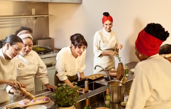 Stella Pure Gold e Gastromotiva oferecem curso gratuito para mulheres baianas na área da gastronomia
