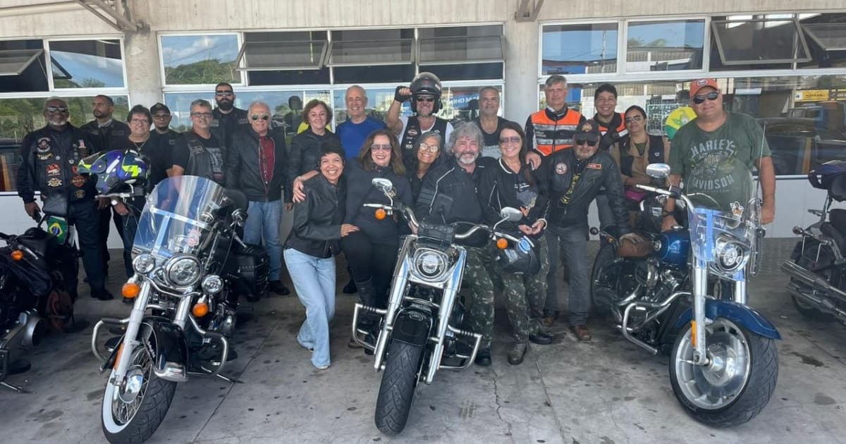 Grupo de motoqueiros da Harley Davidson