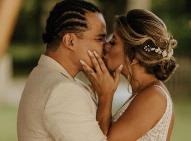 Adelmo Casé e Clarissa Napoli se casam em cerimônia surpresa