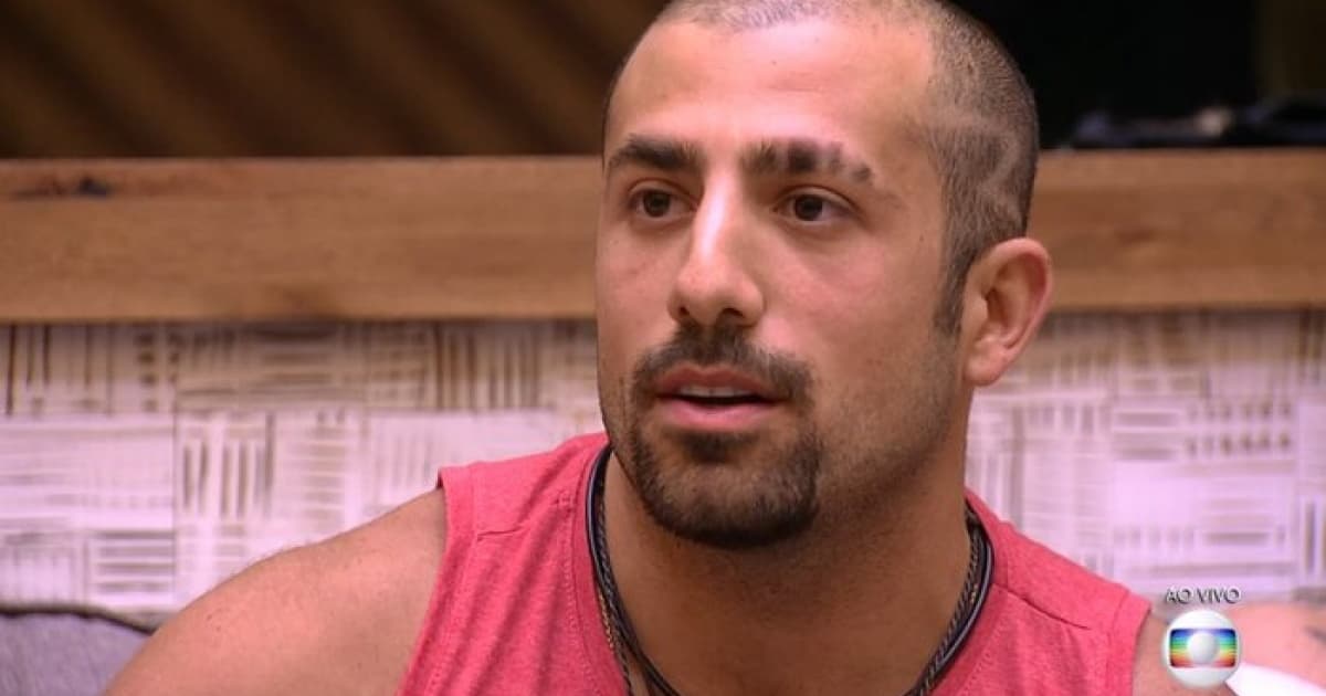 Ex-BBB Kaysar viaja para perto da família após terremoto na Síria e na Turquia: "Triste pela tragédia"