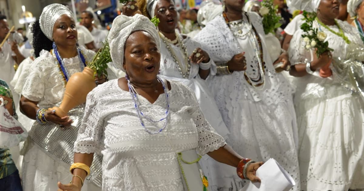 Baiana de acarajé celebra retorno dos festejos: "Foi difícil sobreviver, mas estamos vivas e de pé"
