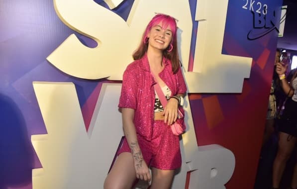 Com mais de 7 milhões de seguidores no TikTok, Julia K Barni revela que "quase chorou" ao conhecer Carnaval de Salvador