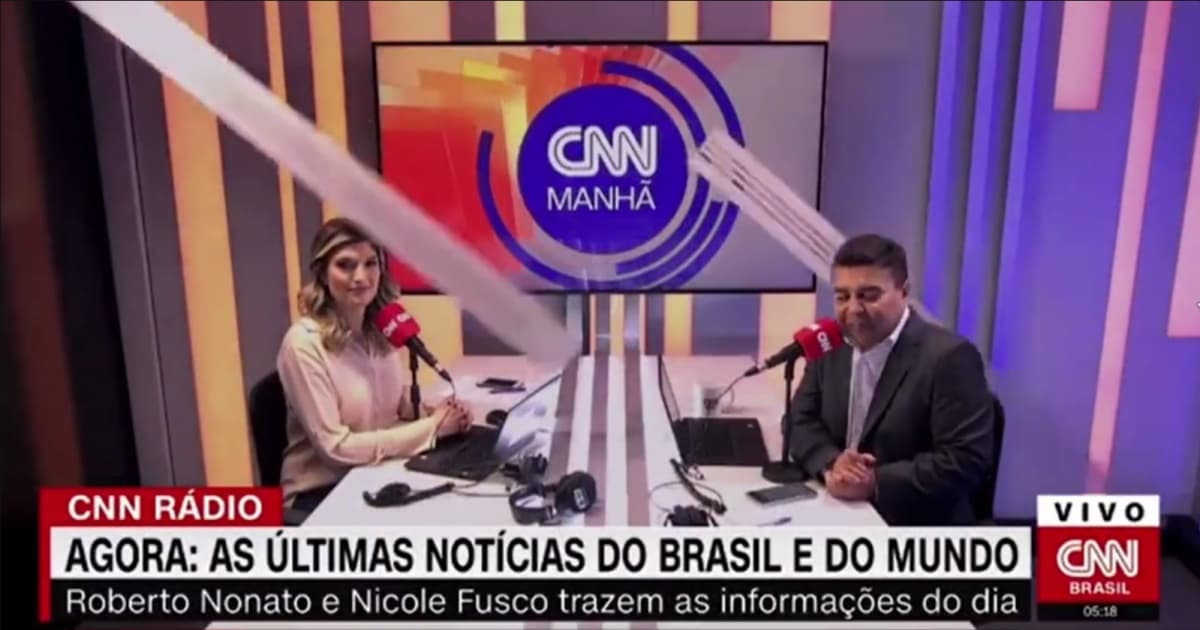 VÍDEO: Teto de cenário da CNN desaba e atinge apresentador ao vivo