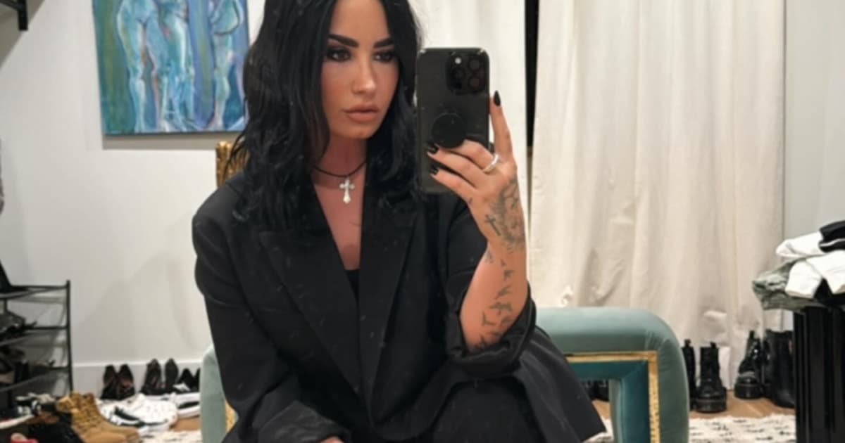 Demi Lovato canta música sobre ataque cardíaco em evento com pacientes cardiovasculares e vídeo viraliza