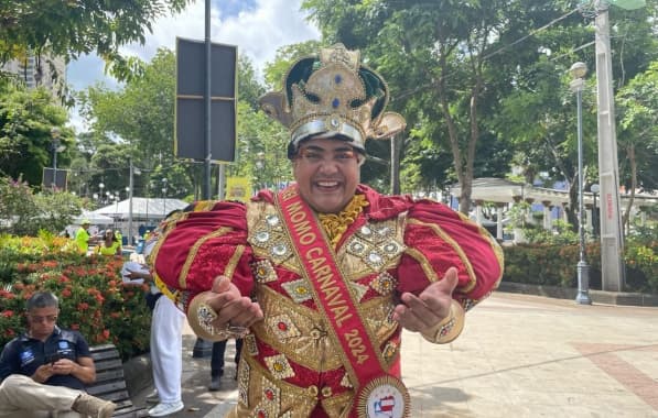 Rei Momo celebra ancestralidade e pede doação de sangue para quem não curte Carnaval 