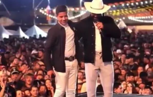 VÍDEO: Pablo dá bronca em organizador de evento após criança ser constrangida no palco