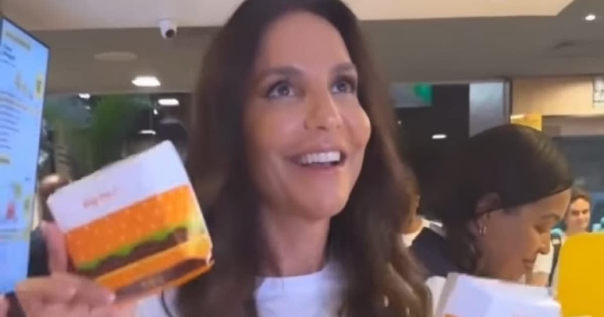 VÍDEO: Ivete Sangalo “vira” atendente em rede de fast-food e atrai multidão em Salvador