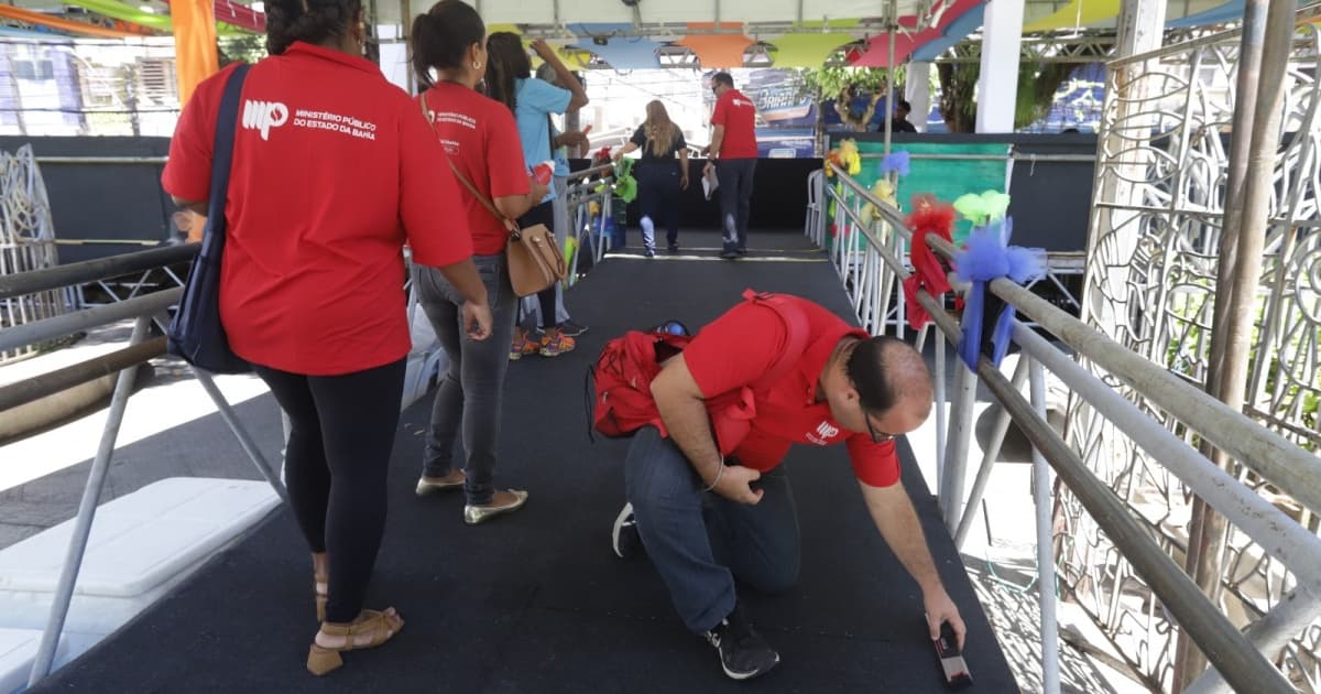 MP-BA detecta irregularidades em módulos instalados na Praça da Piedade para atender foliões