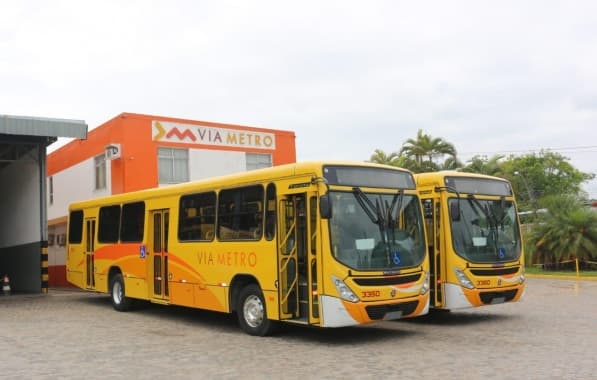 Empresa de Ilhéus é condenada a indenizar baiana de acarajé por queda dentro de ônibus