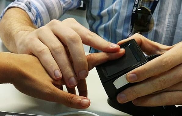 TRE-BA retoma atendimento ao eleitor com coleta biométrica em Salvador