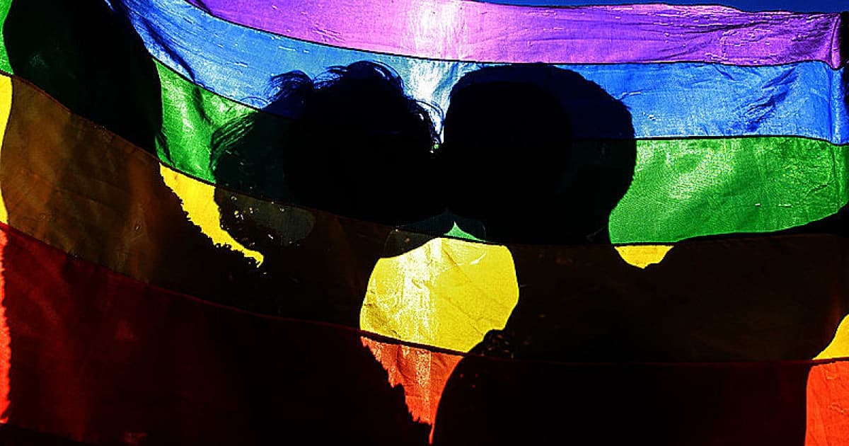 Projeto ‘Enfim Nós’ promove primeiro casamento coletivo para casais LGBTQIAPN+ nesta terça-feira