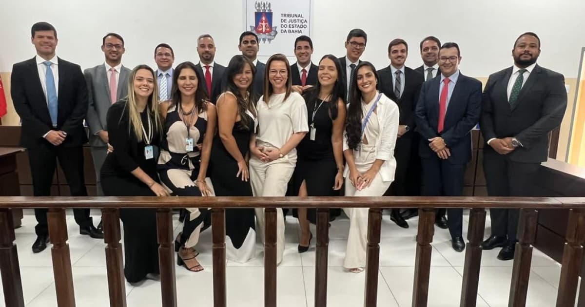 Equipe da Força-Tarefa de Bom Jesus da Lapa para zerar estoques de processos é aplaudida de pé durante evento do TJBA