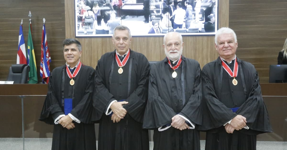 Três desembargadores do TJ-BA recebem Medalha do Mérito Jurídico