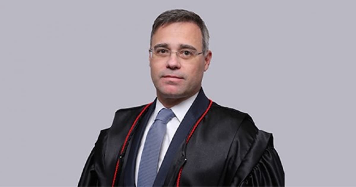 André Mendonça é reconduzido ao cargo de ministro substituto do TSE