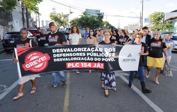 Greve dos defensores públicos completa um mês; categoria suspende realização de audiências de custódia por 4 dias