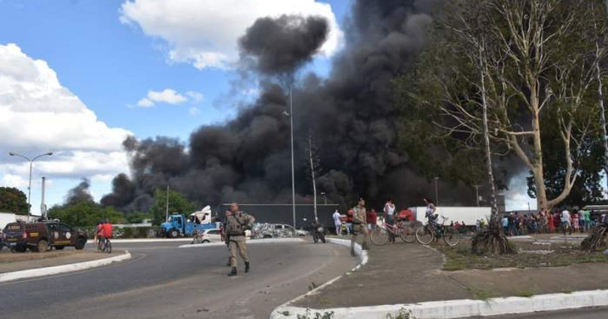 Vitória da Conquista: Fogo destrói 85 veículos em pátio de empresa de ônibus 