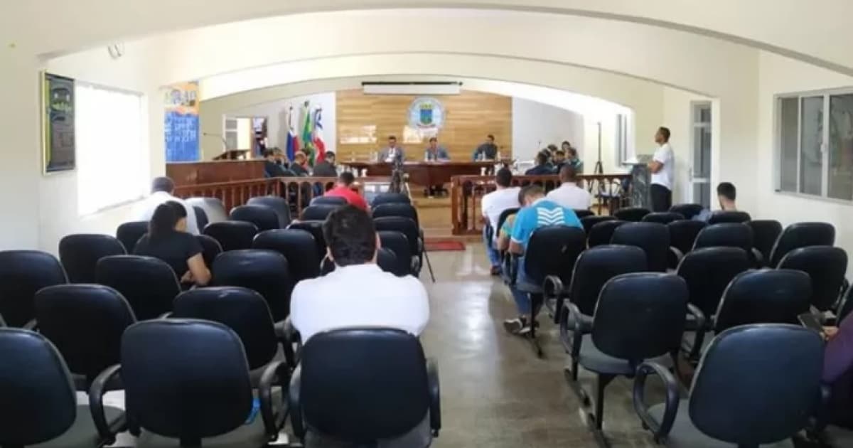 Macaúbas: Vereador renuncia ao cargo em semana que 4 legisladores tomaram posse