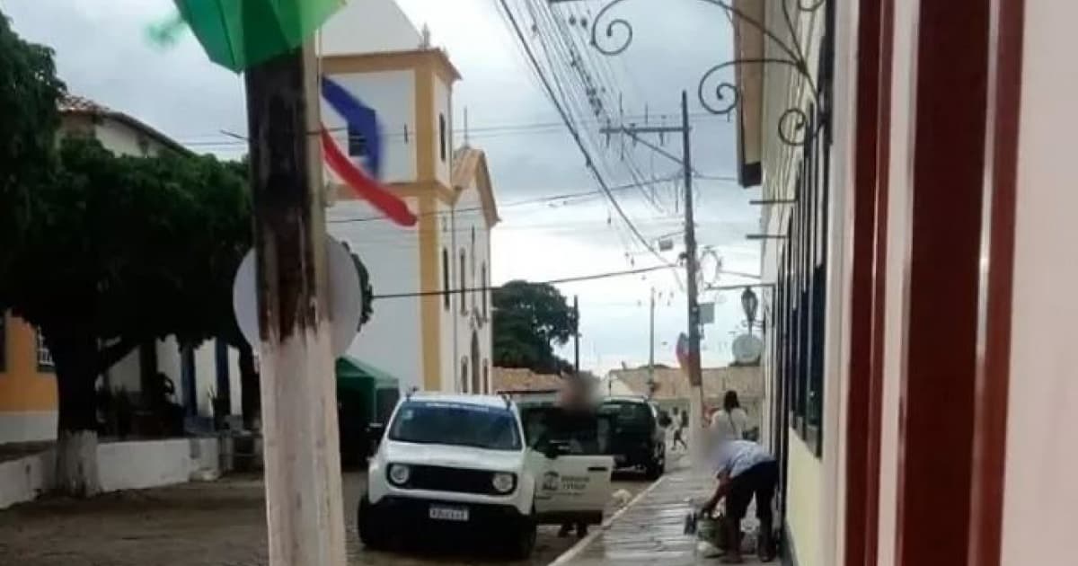 Rio de Contas: Carro do Conselho Tutelar flagrado descarregando materiais em festa particular