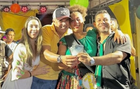 VÍDEO: Prefeito de Apuarema cai do palco durante primeiro Circuito de Lambada da cidade