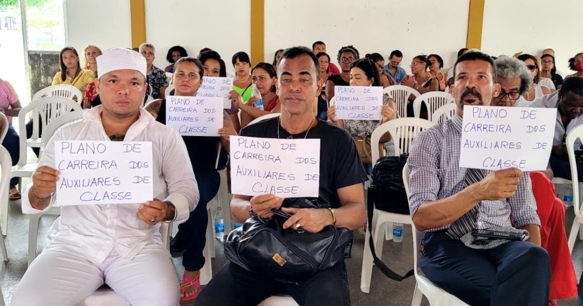 Professores da rede municipal de Lauro de Freitas decretam greve e cobram piso da categoria