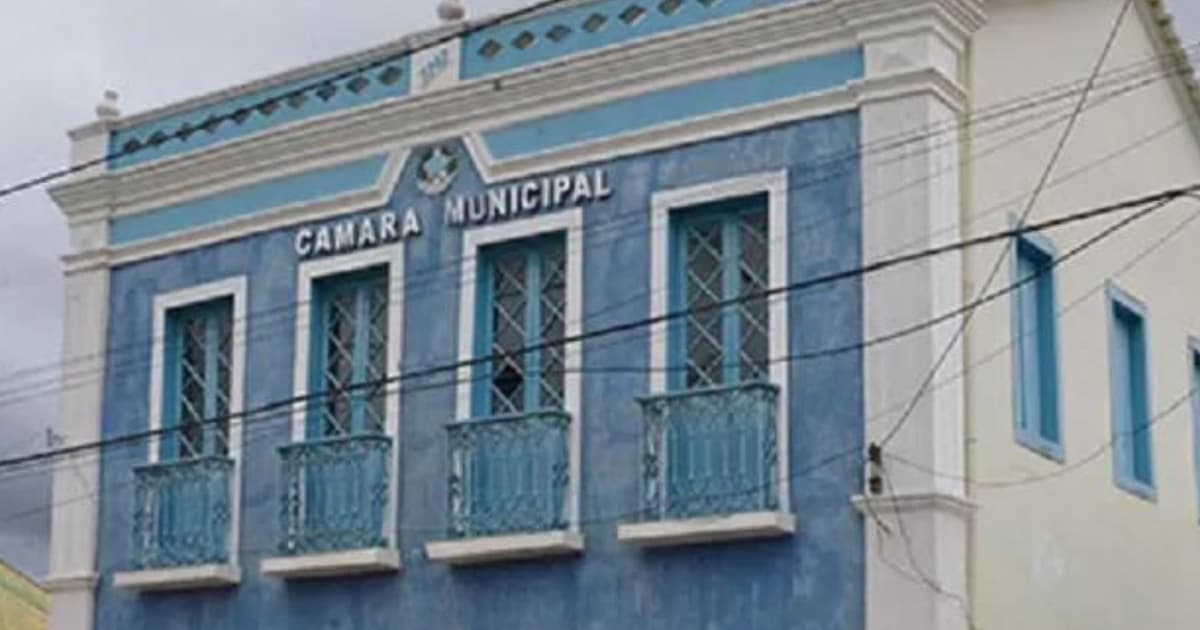 Após corte de 20% no salário de professores, Câmara de Ituaçu rejeita convocação de secretária para esclarecimentos 