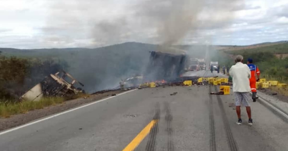 Caminhões colidem e pegam fogo em BR no Vale do Jiquiriçá; 1 vítima fatal