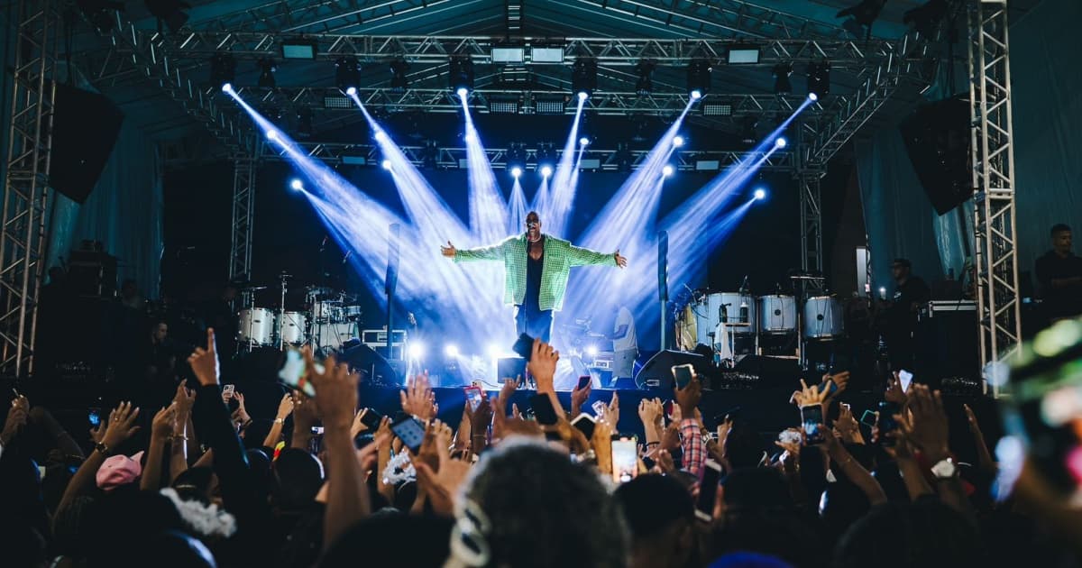 Shows de Maiara e Maraísa e Léo Santana marcam terceira noite do São João de São Sebastião do Passé