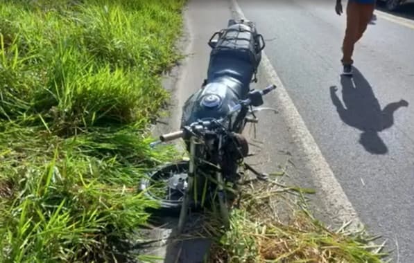 Dois morrem e um fica ferido em acidente entre motos na BR-101