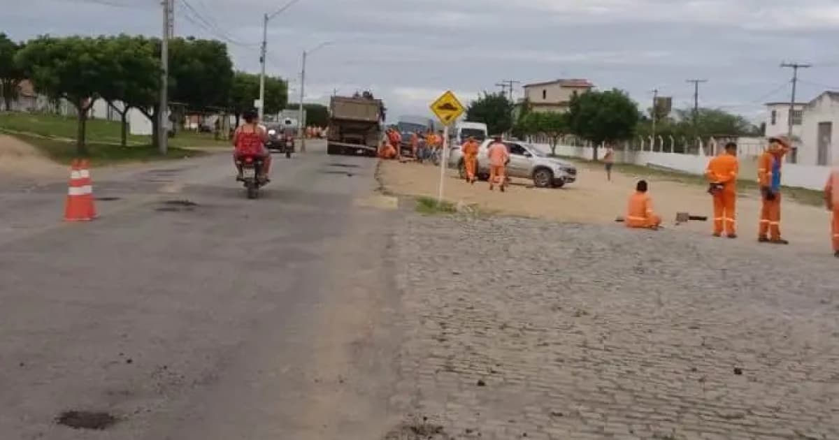 Homem morre após ser atropelado por moto e caçamba quando trabalhava no interior baiano