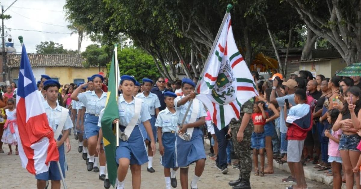 Berço de heroína do Dois de Julho, Feira de Santana comemora data com desfile em distrito 