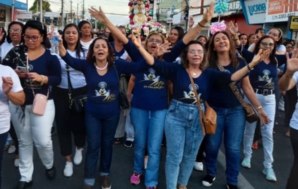 Fiéis vão ao Centro de Feira celebrar padroeira da cidade 