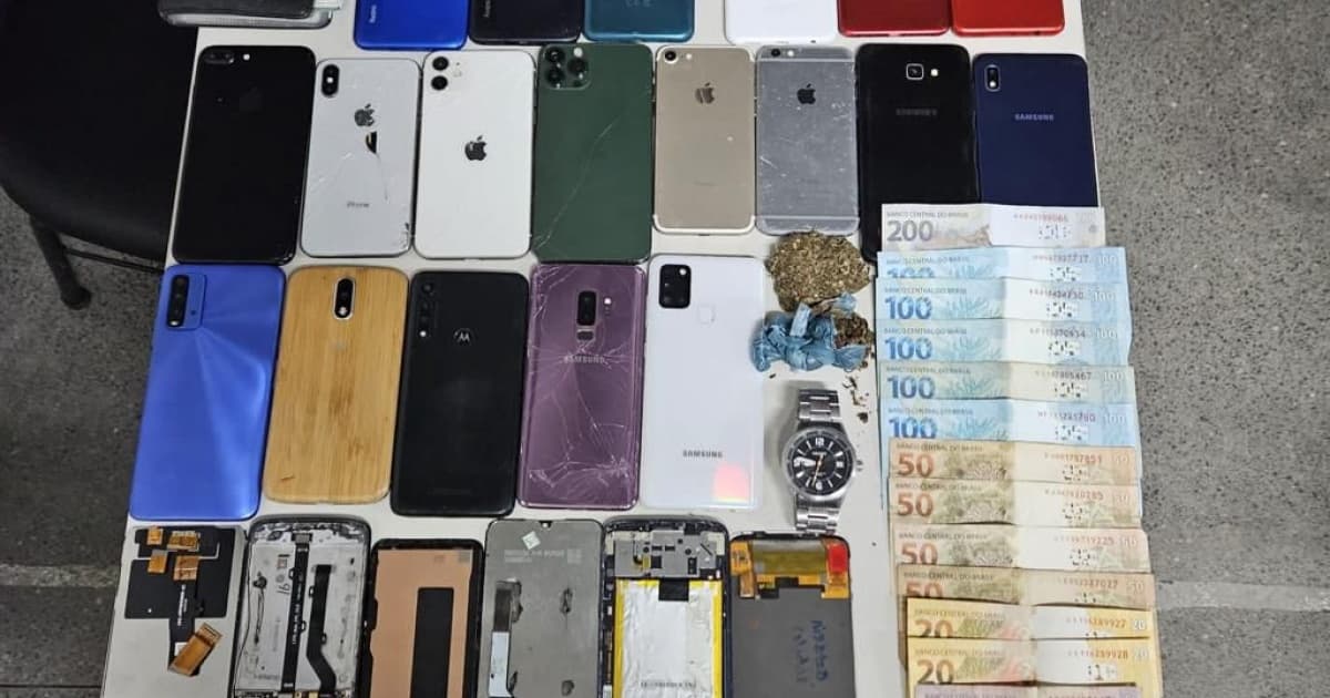 PM prende três e apreende 19 celulares roubados em festa no Sudoeste baiano