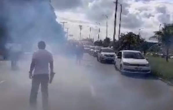 Protesto de rodoviários da Região Metropolitana tem bombas de efeito moral e feridos 