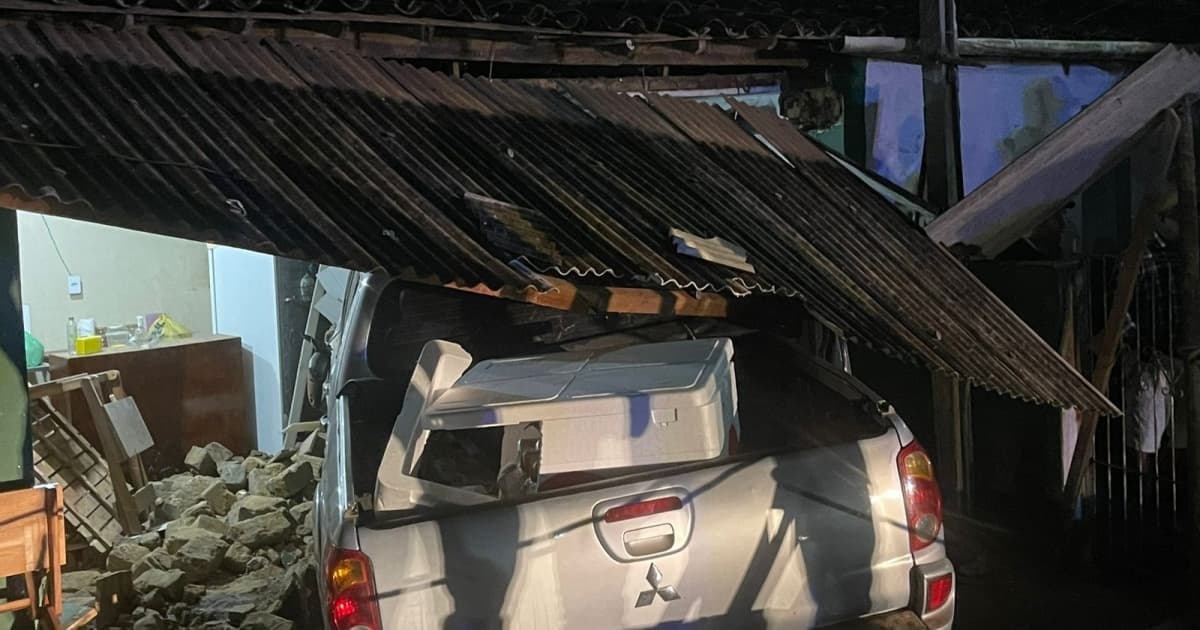 Homem morre e amigo fica ferido após veículo invadir lanchonete na Bahia