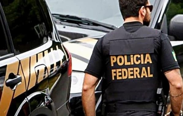 PF cumpre mandado contra morador de Feira acusado de pornografia infantojuvenil