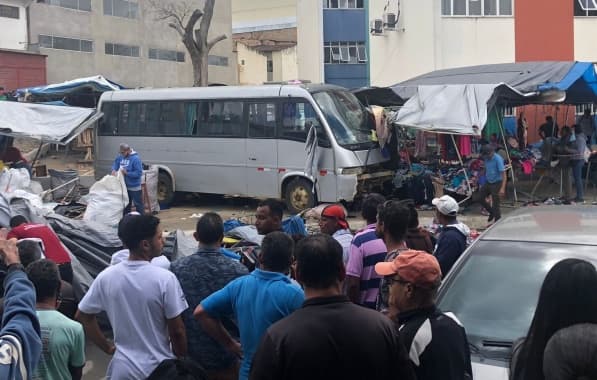 Morre mulher atingida por micro ônibus que invadiu barracas no centro de Vitória Conquista 