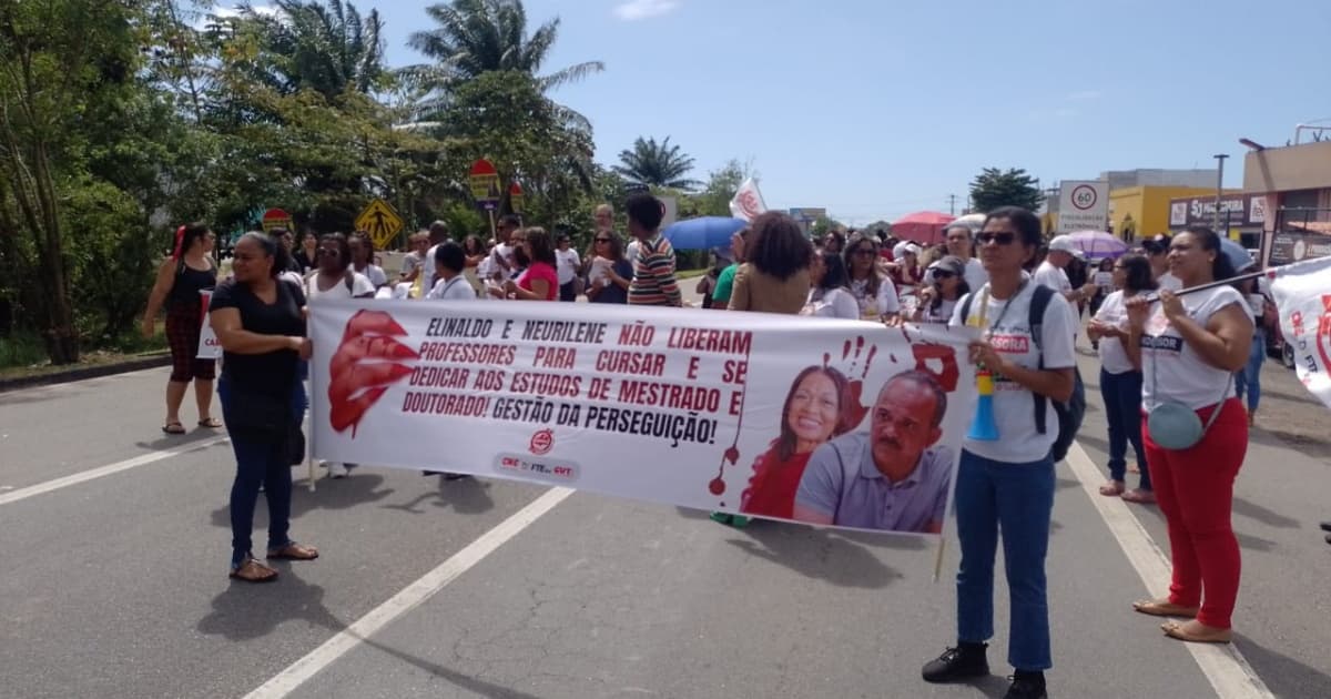 Protesto de professores na Estrado do Coco
