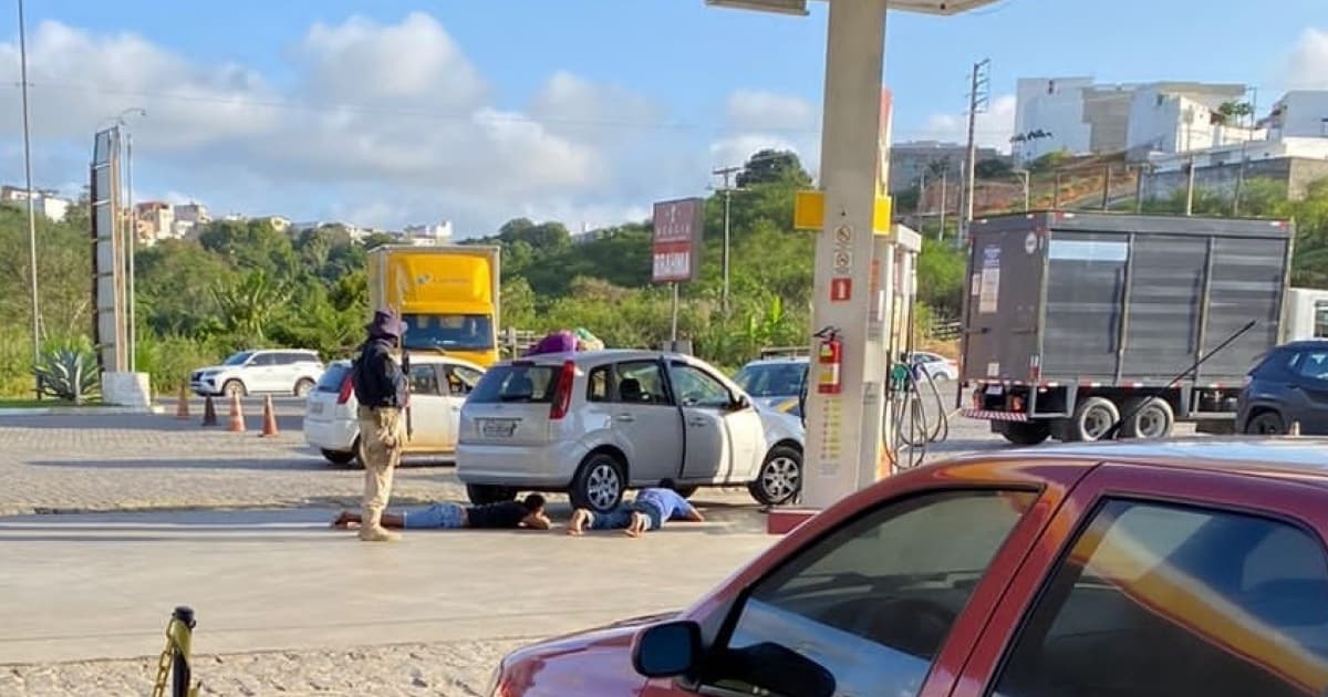 Motorista é preso após fugir de blitz e colidir em posto de combustíveis no Recôncavo