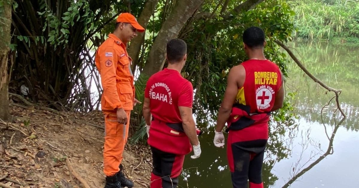 Bombeiros resgatam corpo no Rio Alcobaça, no extremo sul do estado 
