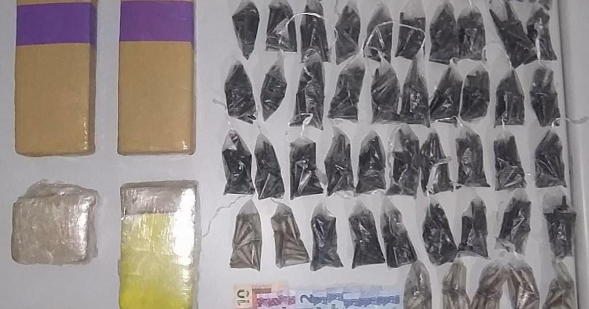 Homem tenta fugir da PM e é preso com 1,7 mil pinos de cocaína no Sul do estado