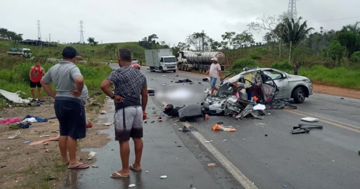 Dois morrem após colisão de carreta com veículo em trecho da BR-101 na Bahia