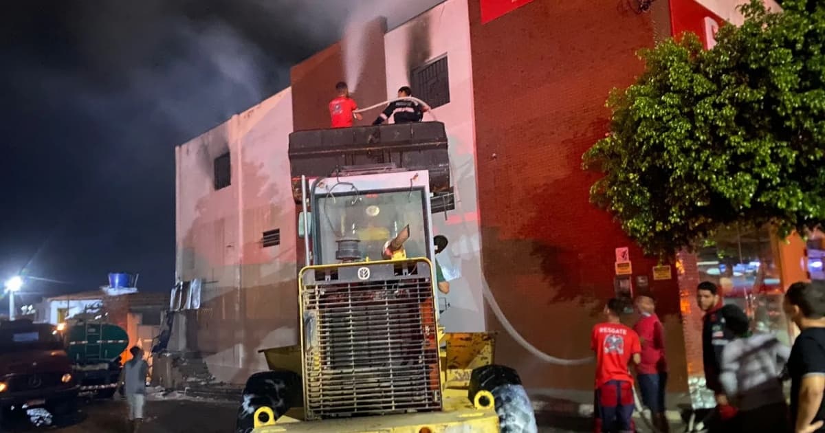 Incêndio de grande proporção atinge supermercado na região sisaleira 