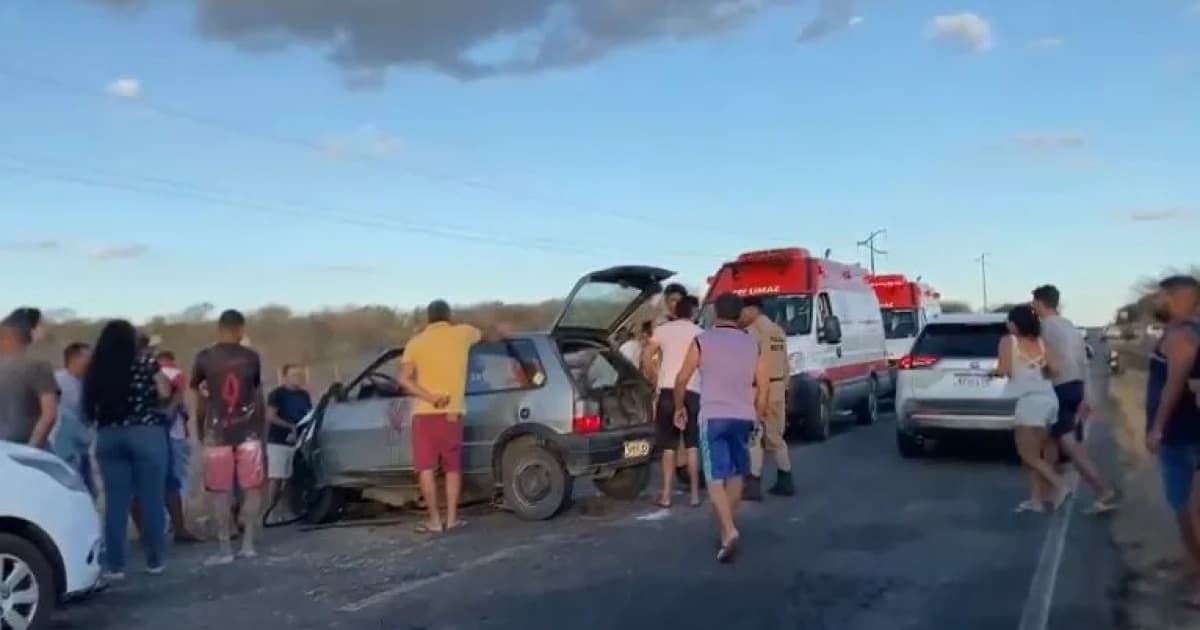 Mulher morre após batida entre carro e caminhonete perto de Coité