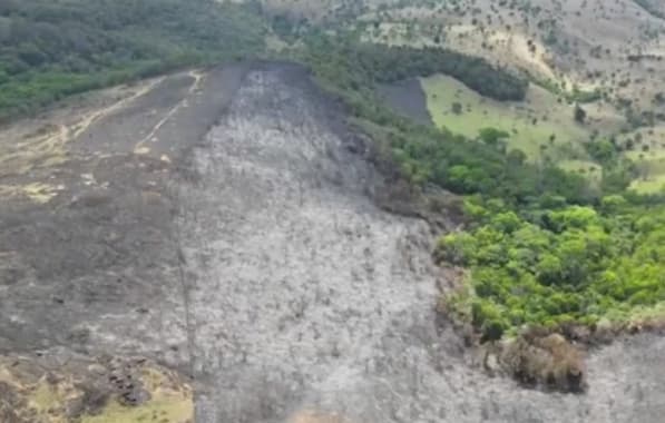 Operação com trinta bombeiros debela incêndio em Ituaçu