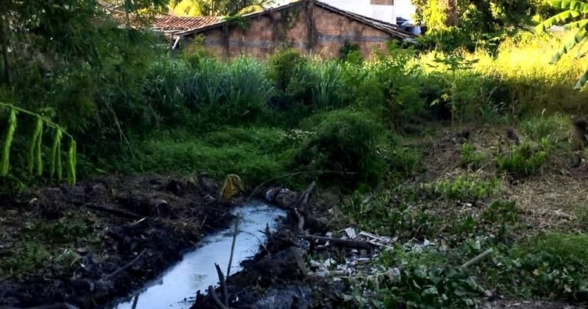 Polícia ambiental flagra pousada descartando esgoto a céu aberto