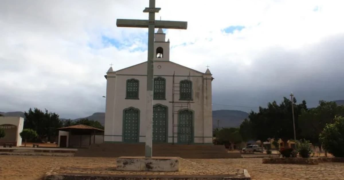 Idoso morre queimado após atear fogo em vegetação