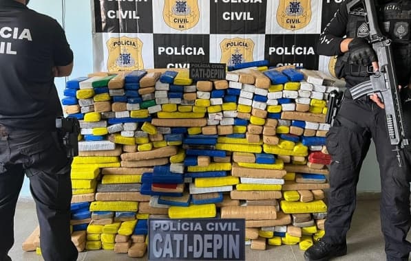 Polícia apreende caminhão-baú com 600 kg de maconha na BR-030