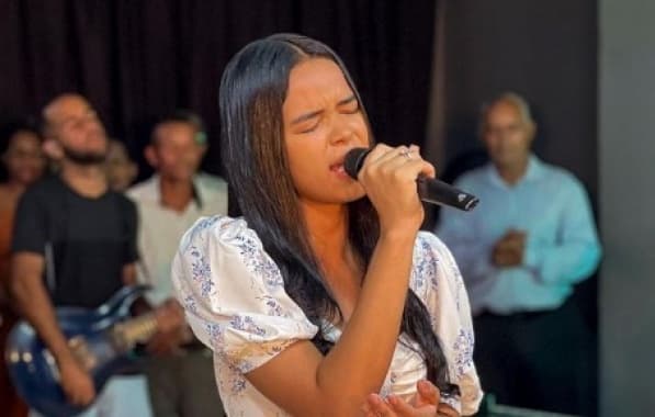 Cantora gospel de 18 anos morre em acidente no sul da Bahia 